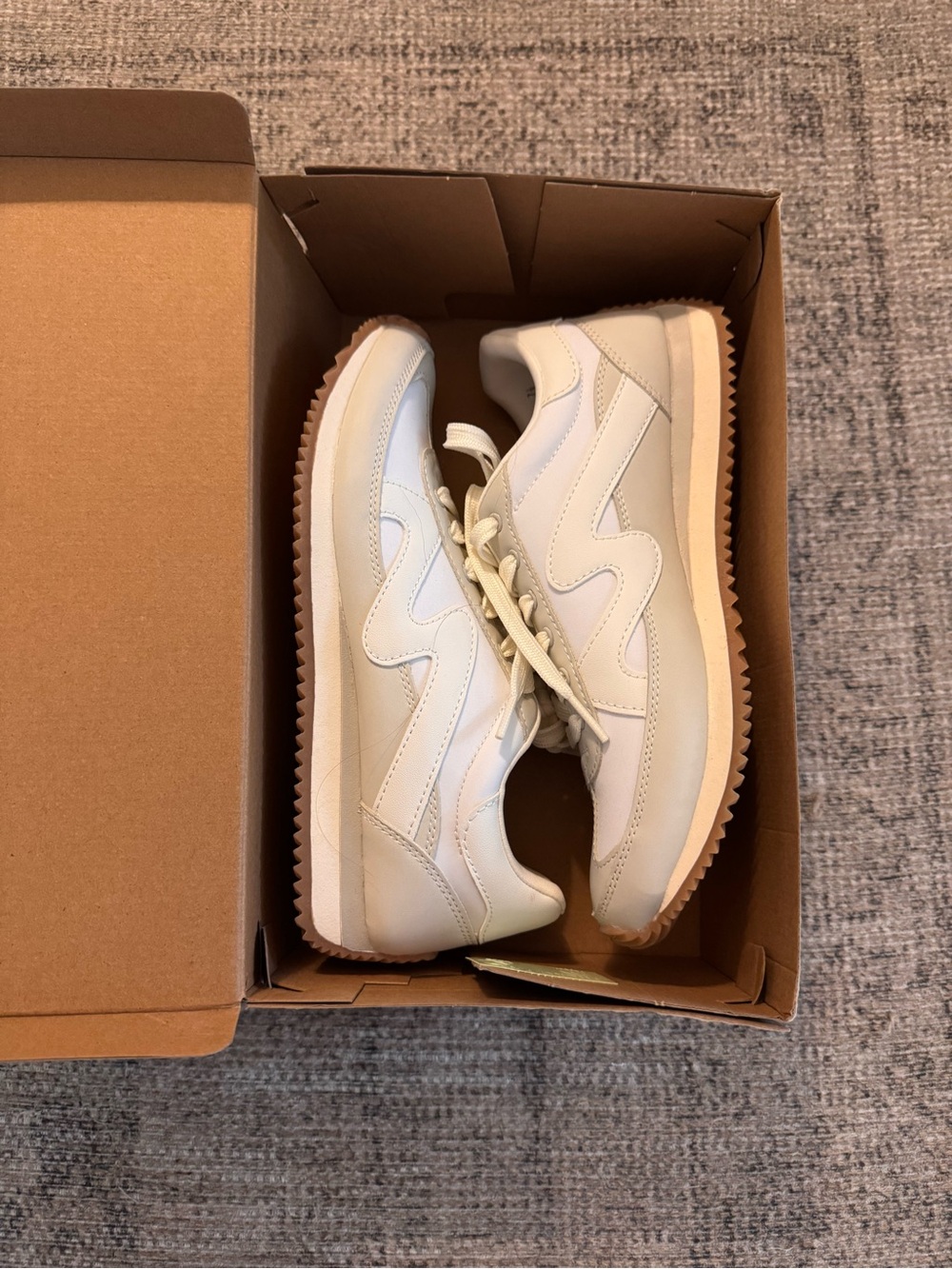Universal Thread Mercedes Cream and Gum Retro Runner Sneakers - Picture 2 of 9